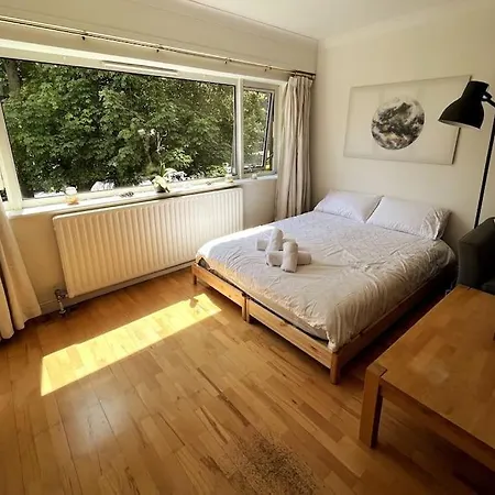 Peaceful Studio Apt W/2 Beds