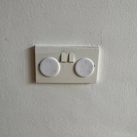 Peaceful Studio Apt W/2 Beds * ダブリン