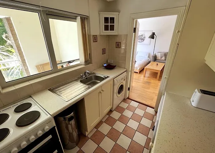 Peaceful Studio Apt W/2 Beds * Dublin