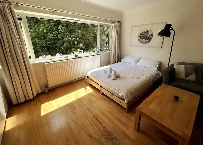 Peaceful Studio Apt W/2 Beds