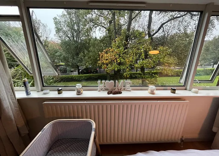 Peaceful Studio Apt W/2 Beds Hotel