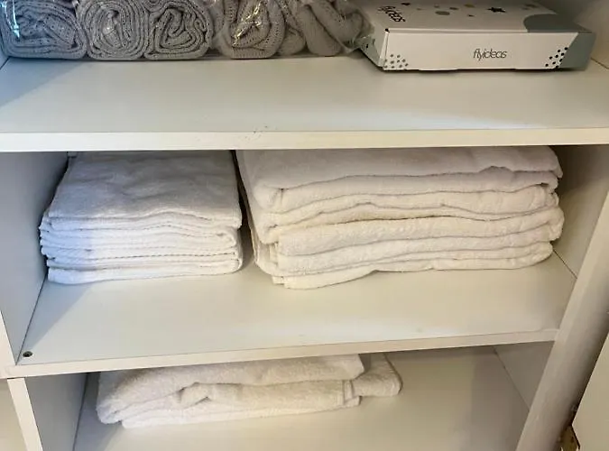 Peaceful Studio Apt W/2 Beds Hotel